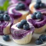 Bowl met Blauwe Bes Swirl Yoghurt Happies versierd met blauwe bessen